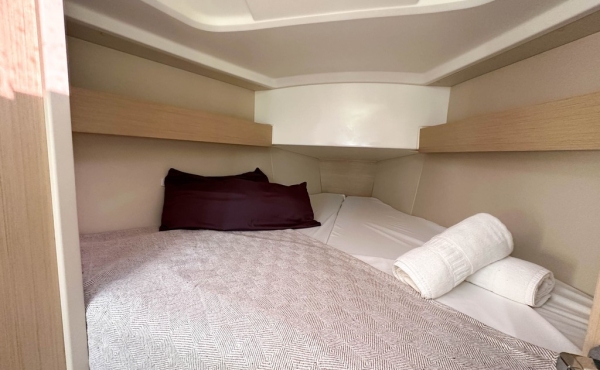 2_tempus-ii-cabin_room Superychts For Sale. - Family Sailing Holidays in Barcelona | TEMPUS II Yacht Charter