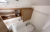 2_tempus-ii-head_with_sink Superychts For Sale. - Family Sailing Holidays in Barcelona | TEMPUS II Yacht Charter