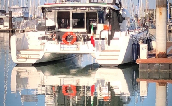 back of lagoon 40 samana 3_back_of_lagoon_40_samana Superychts For Sale. - Lagoon 40 Samana | Luxury Family Catamaran Charter Sicily