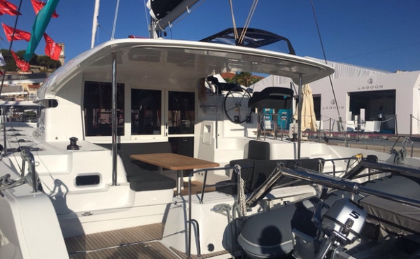 outdoor view of lagoon 40 samana 3_outdoor_view_of_lagoon_40_samana Superychts For Sale. - Lagoon 40 Samana | Luxury Family Catamaran Charter Sicily