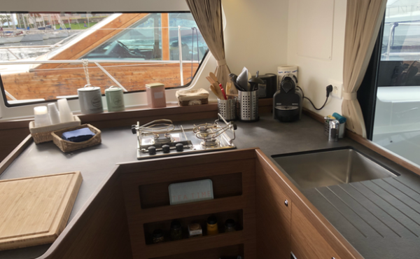 Lagoon-42-equipped-galley 4_lagoon-42-equipped-galley Superychts For Sale. - Lagoon 42 - Sunrise | Family Sailing Catamaran Charter